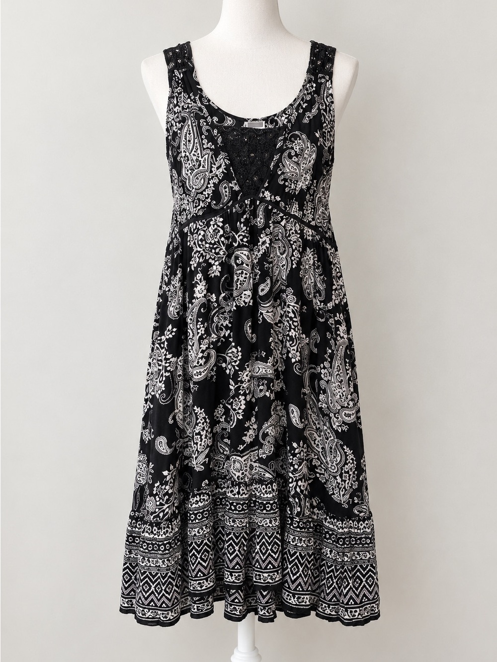 Forbidden Black & White Paisley Sleeveless Midi Dress-Sz XL